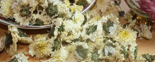 网购半斤菊花，干燥剂占重一大半 记者调查网购商品缺斤少两问题